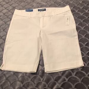 NWT OLD NAVY BERMUDA SHORTS. Size 10.
